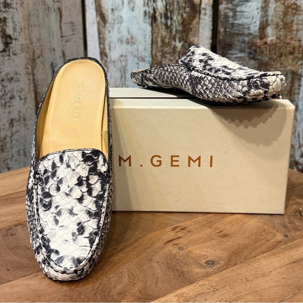 M. Gemi Monochrome Snake Pattern Loafers